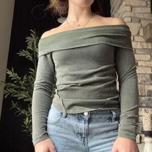 Gilded intent green off the shoulder top size small nwt